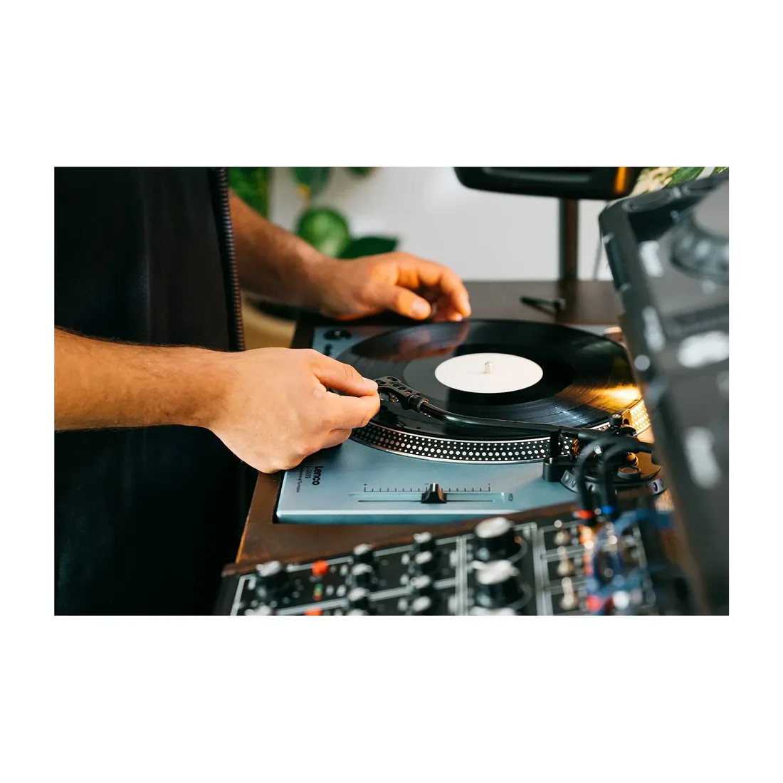 Lenco L-3809 2