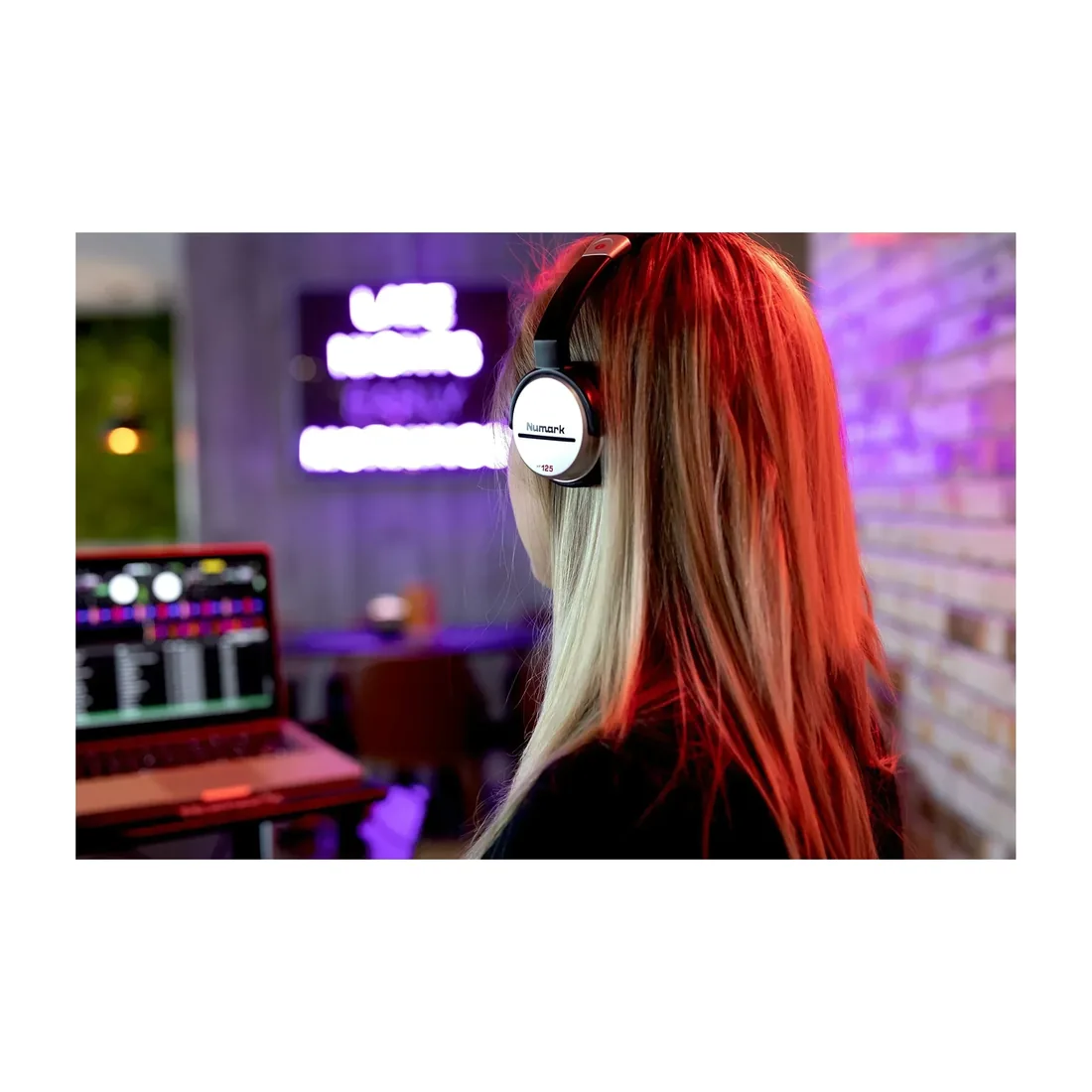 Numark HF125 5